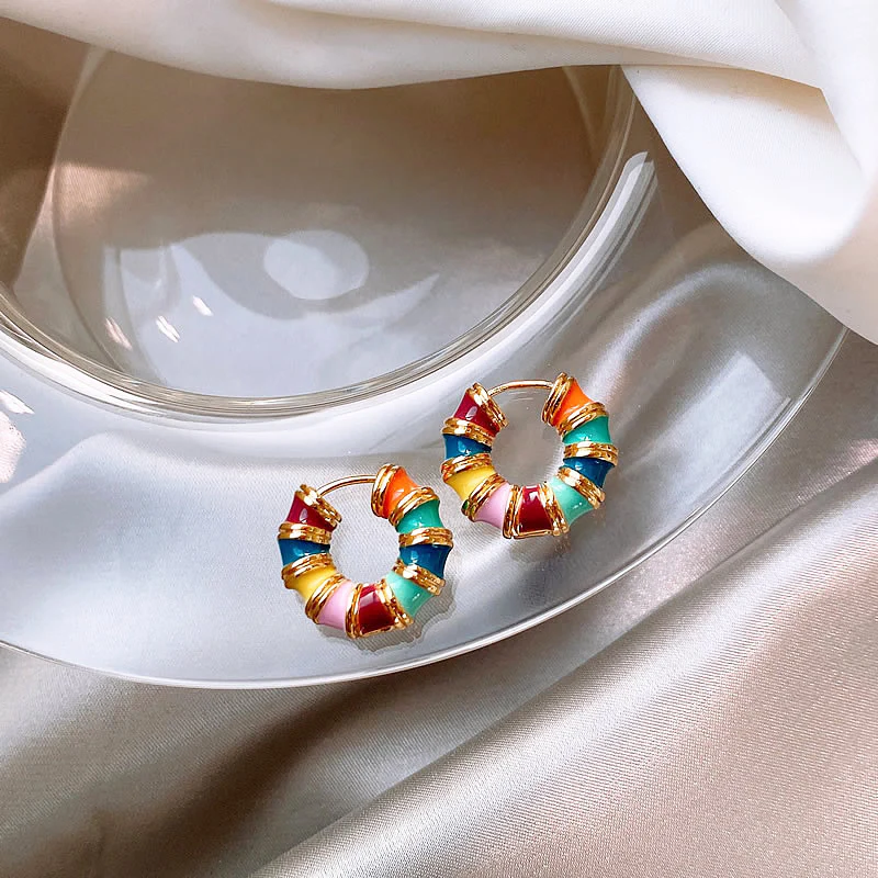 Elegant earrings with multicolored enamel - Image 2