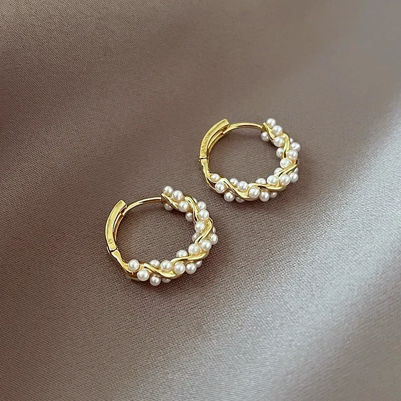 Elegant round pearl earrings with inlays - Image 2