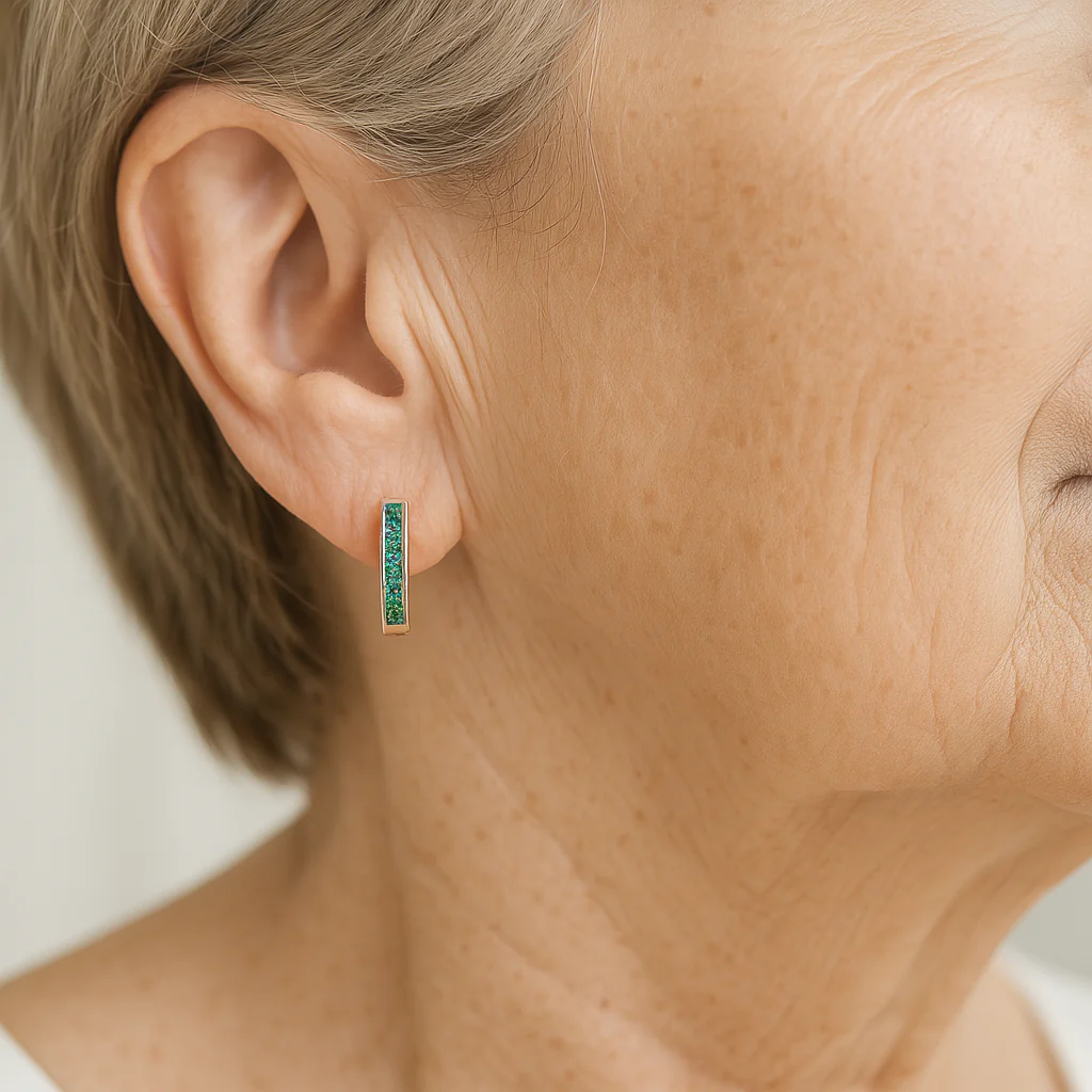 Emerald diamond earrings in gold - Image 2