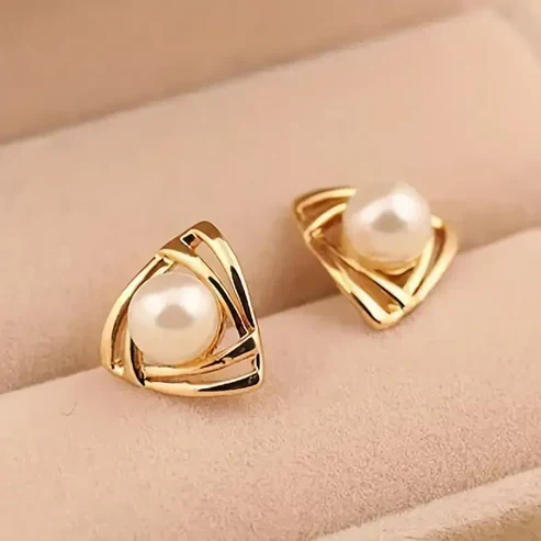 Exquisite Pearl and Gold Earrings