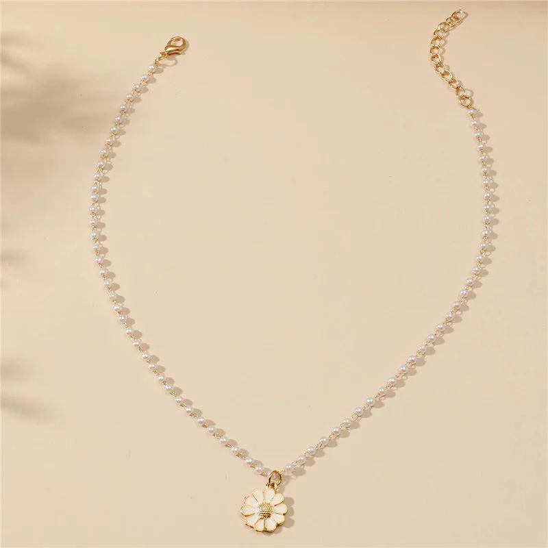 Daisy with Pearl Pendant - Image 4