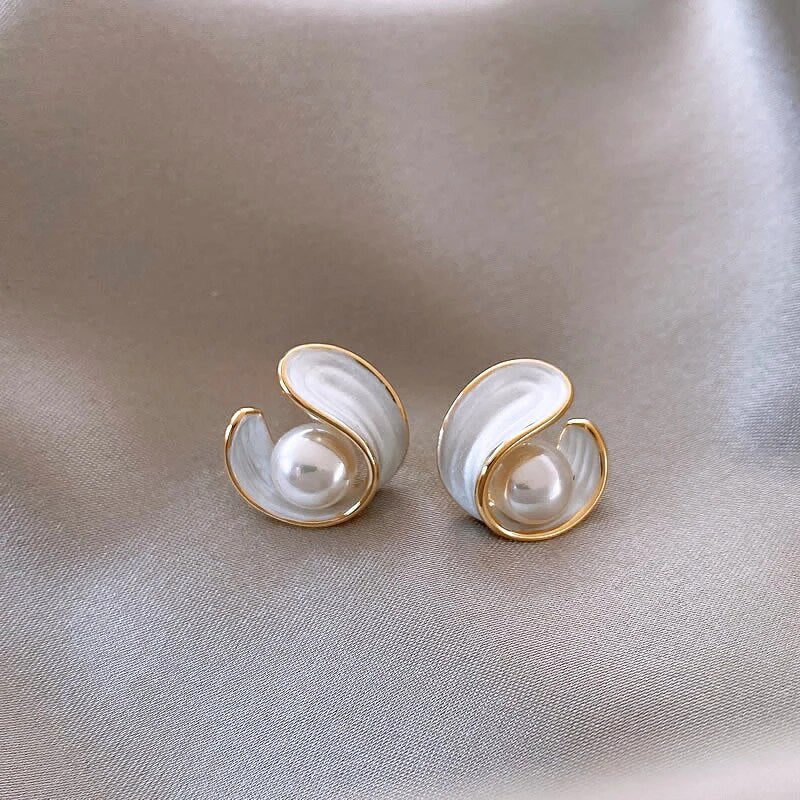 Gold Swirl Pearl Stud Earrings - Image 3