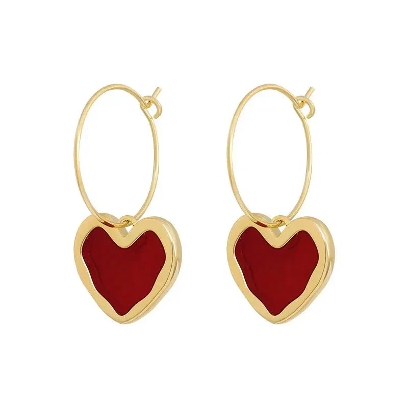 Heart earrings in gold - Image 4