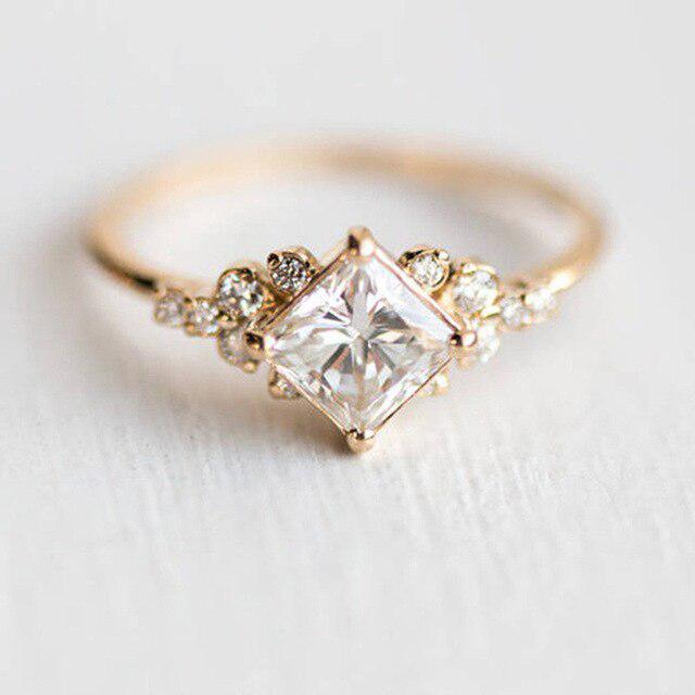 Luxurious ring with cubic zirconia made of gold and silver - Image 3