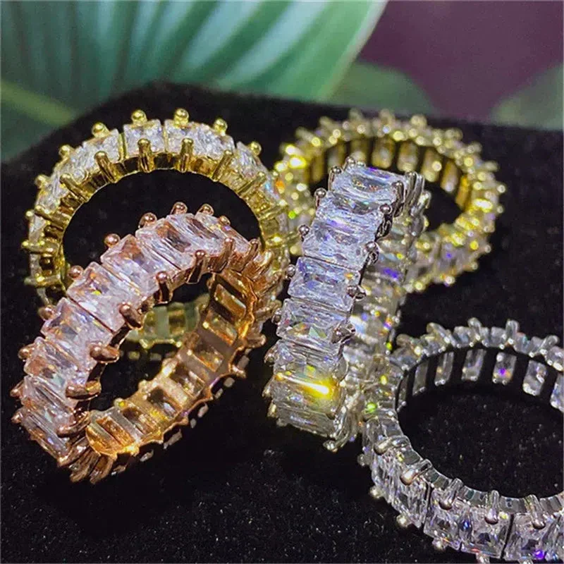 Luxurious Zirconia Ring in Gold and Silver - Image 5