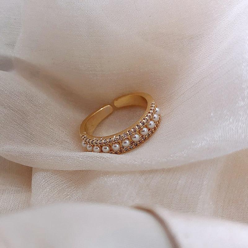 Luxury ring made of gold and pearls - Image 3