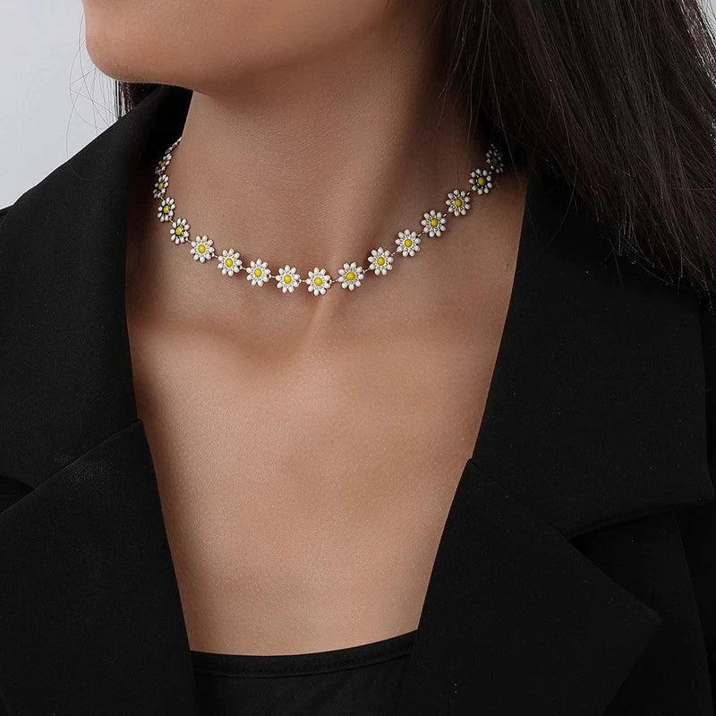 Daisy Necklace in Gold - Image 2
