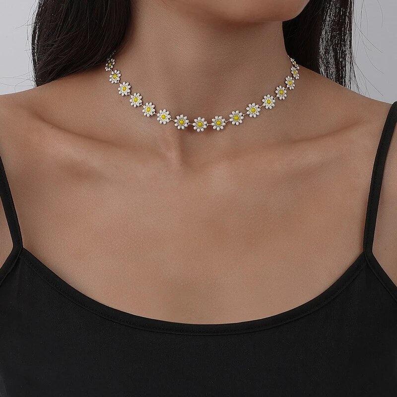 Daisy Necklace in Gold - Image 3