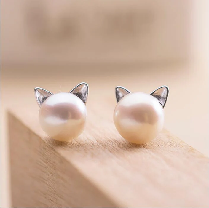 Kitten Earrings with Cultured Pearls and Silver - Image 2