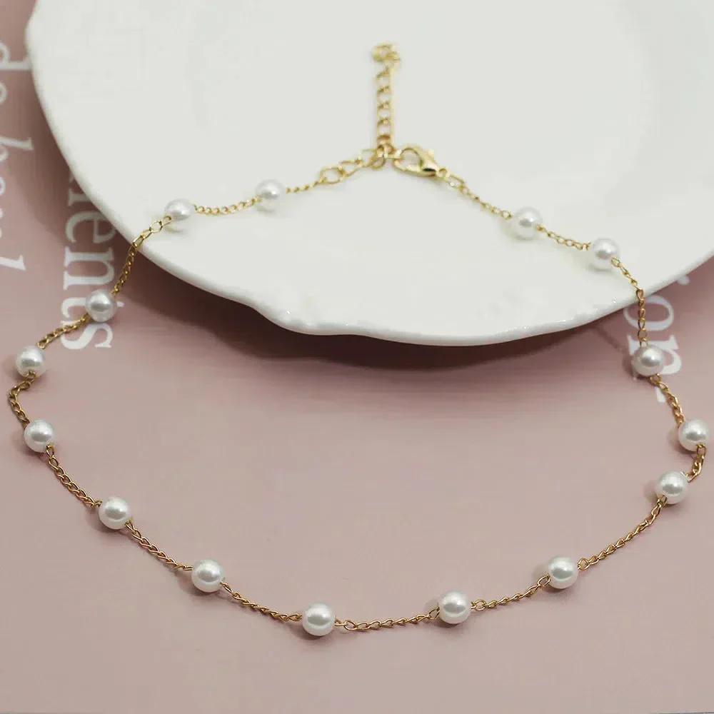 Pearl necklace in gold - Image 2