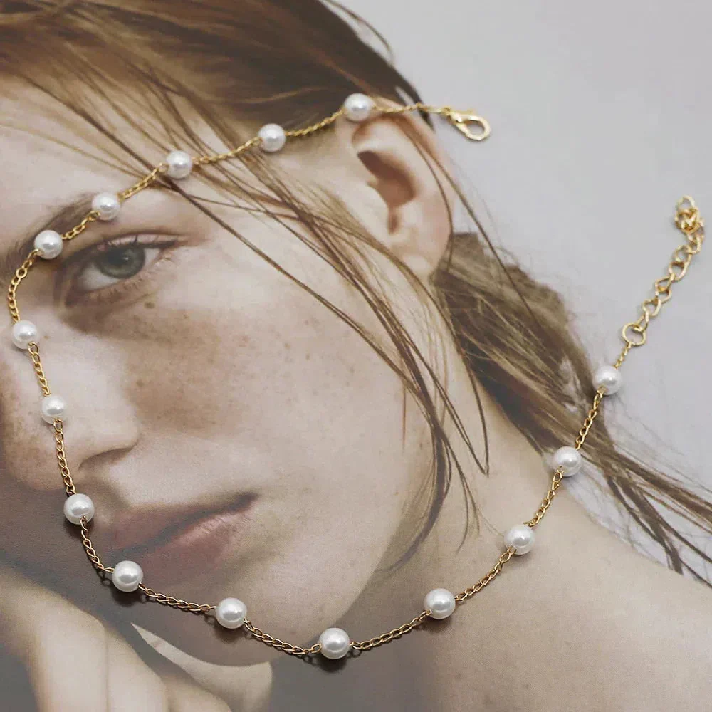 Pearl necklace in gold - Image 4