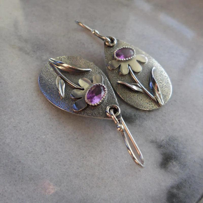 Retro earrings with three-dimensional flowers - Image 3