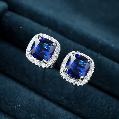 Saphir Square Stud Earrings - Image 3