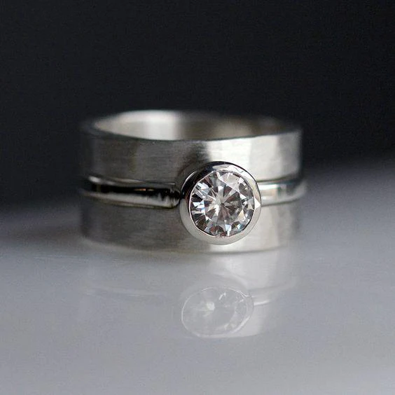Silver ring with vintage zirconia