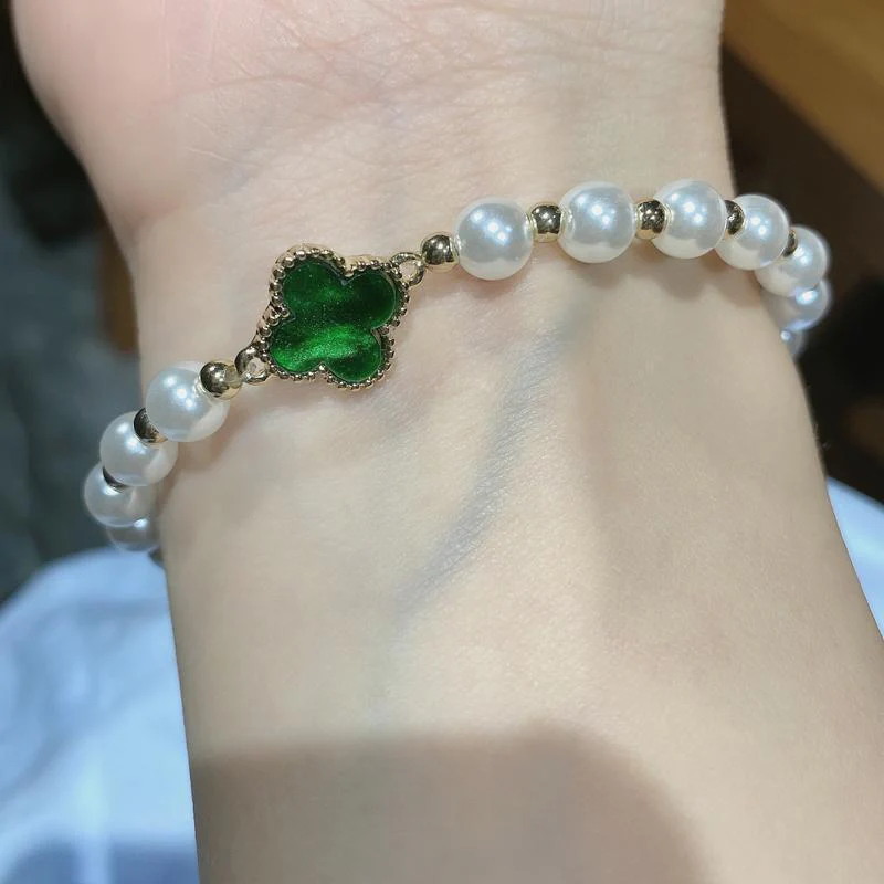 Emerald Clover Leaf Beaded Bracelet - Image 4