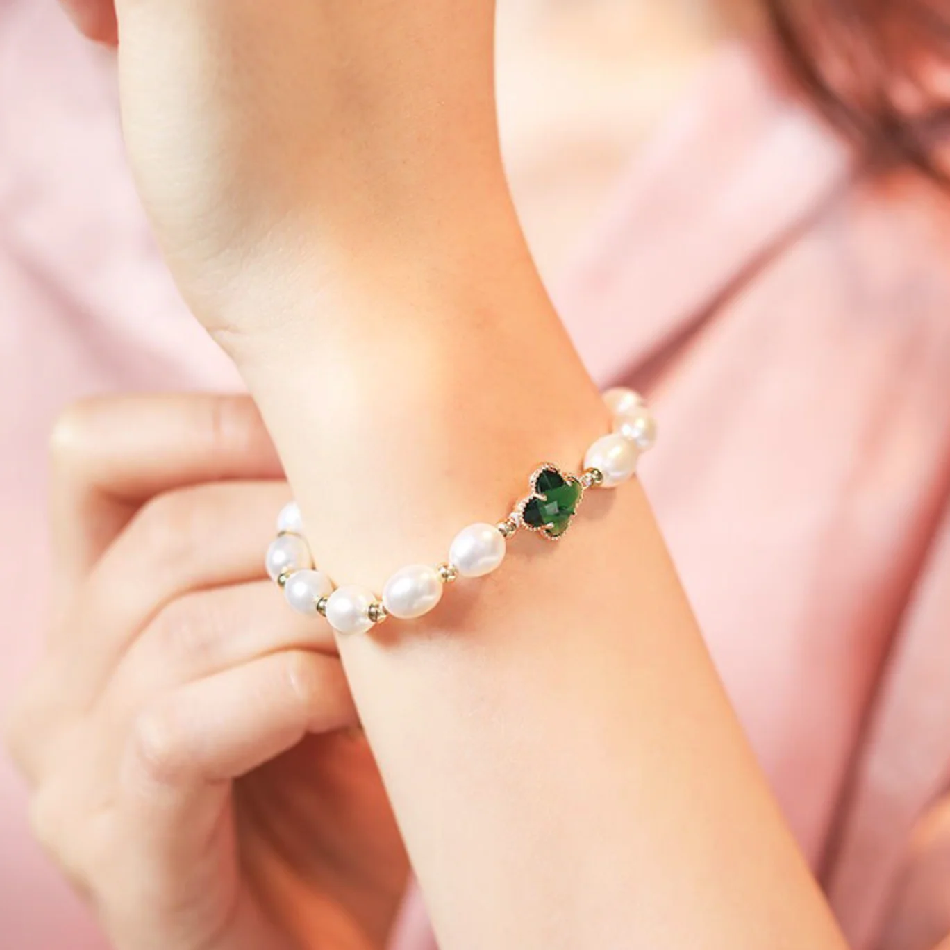 Emerald Clover Leaf Beaded Bracelet - Image 5