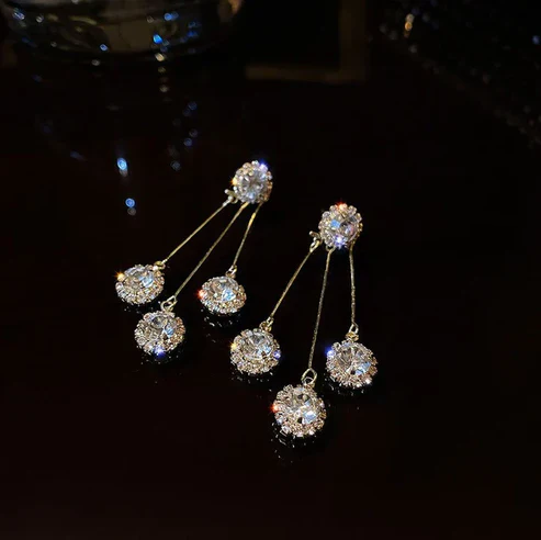 Tertia Honoria Earrings - Image 3